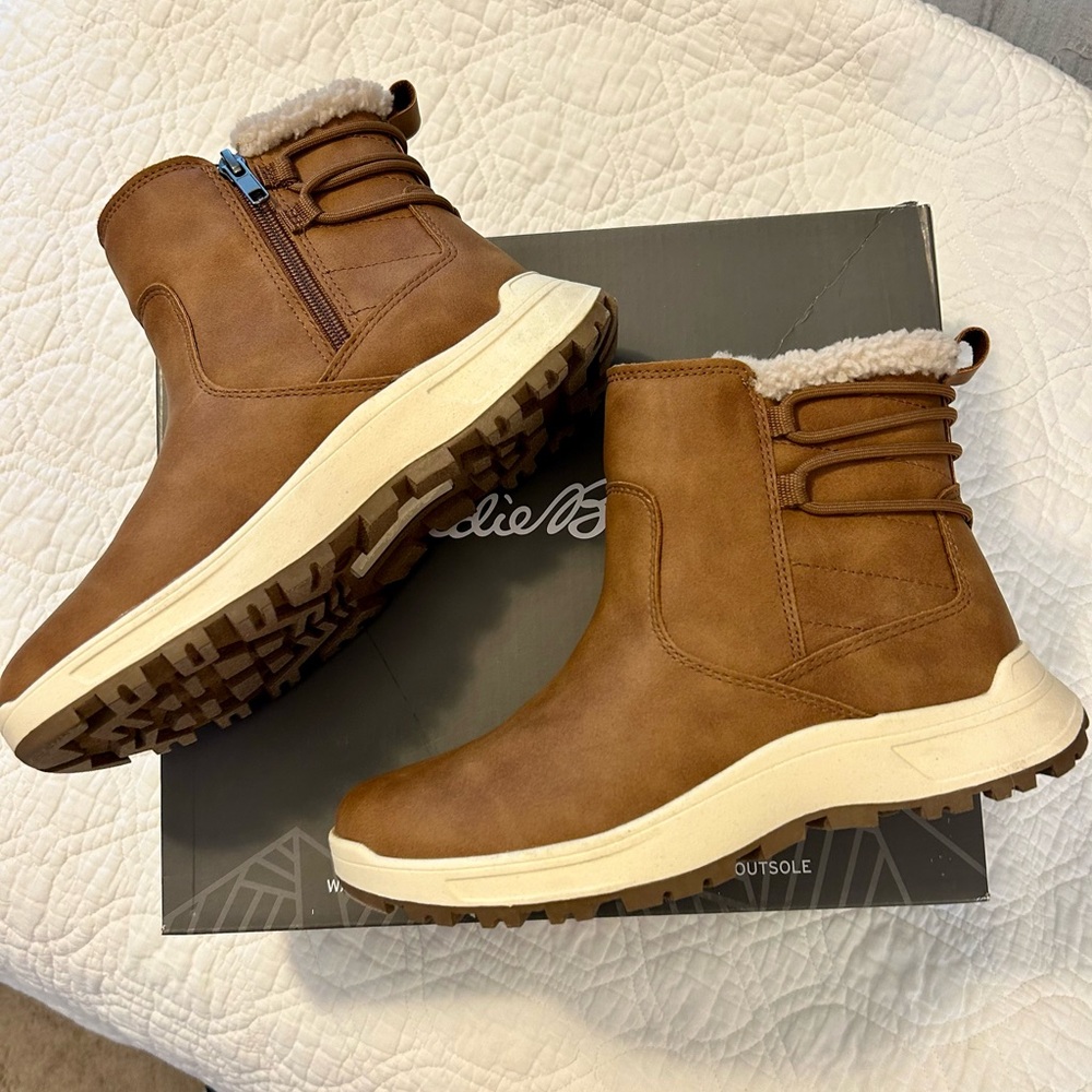 Eddie Bauer Women's Brown Winter Boots with Cream Trim